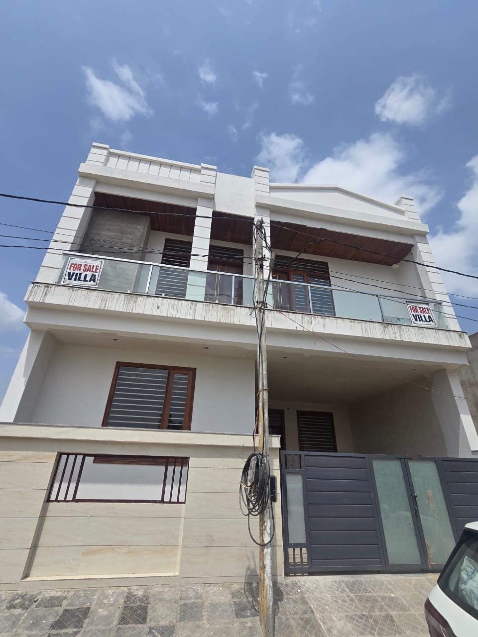 4bhk mahima circle patrkaar colony