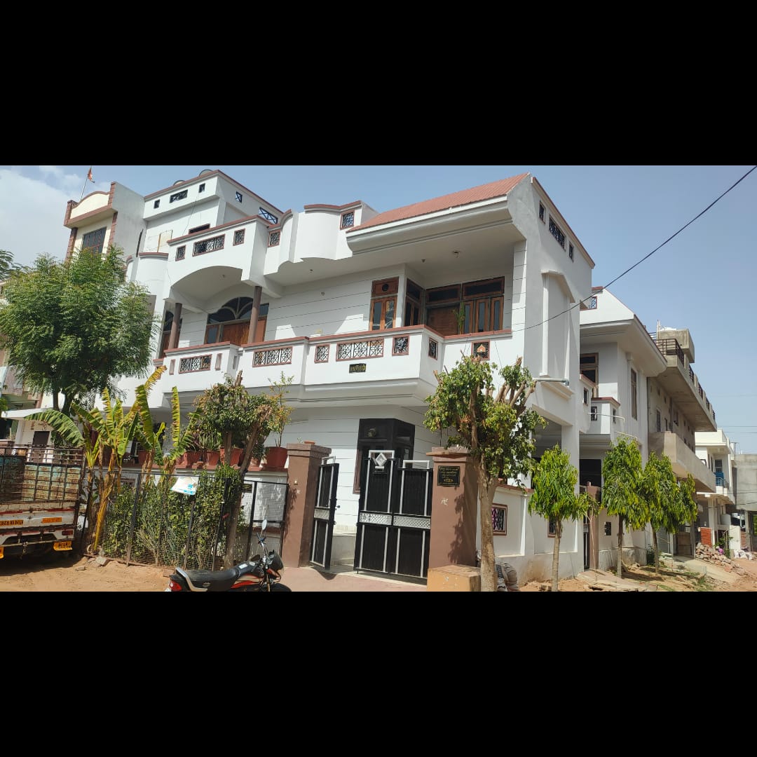 Plot in Near Manserover Metro 🚇 Station